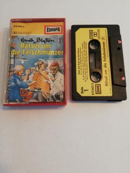 Enid Blyton Folge 7 Rätsel um die Falschmünzer Schwarz mit Beigen Aufkleber 515665.3 Europa(Innencover minimal bemalt)